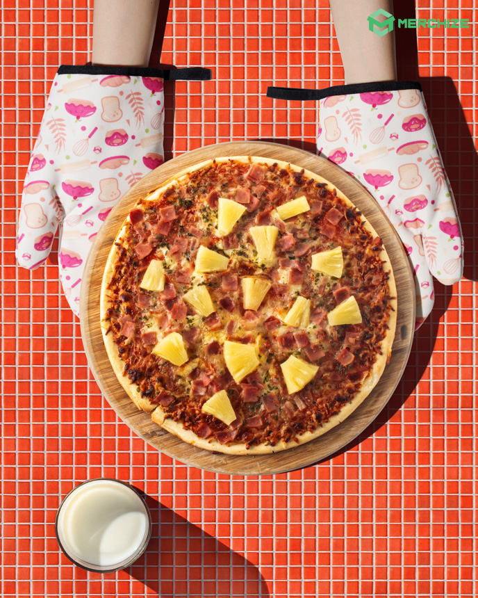 All-over Print Oven Mitts and Pot Holder Combo