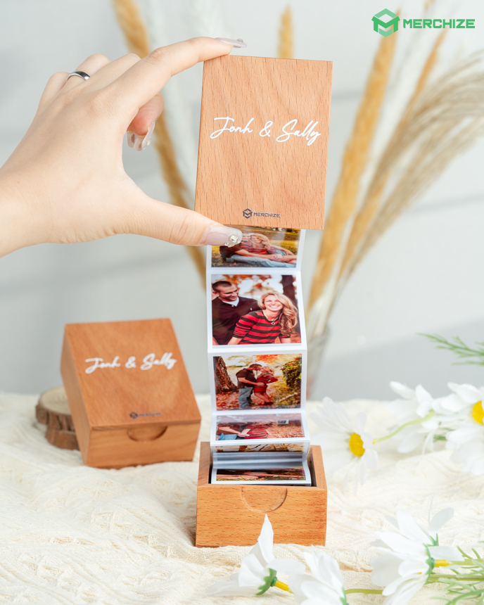 Pull Out Photo Box