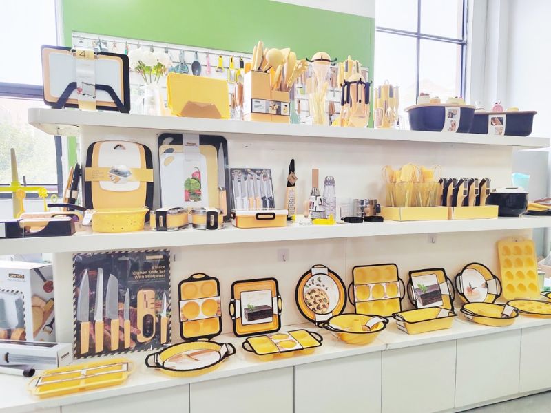 Custom-kitchenware