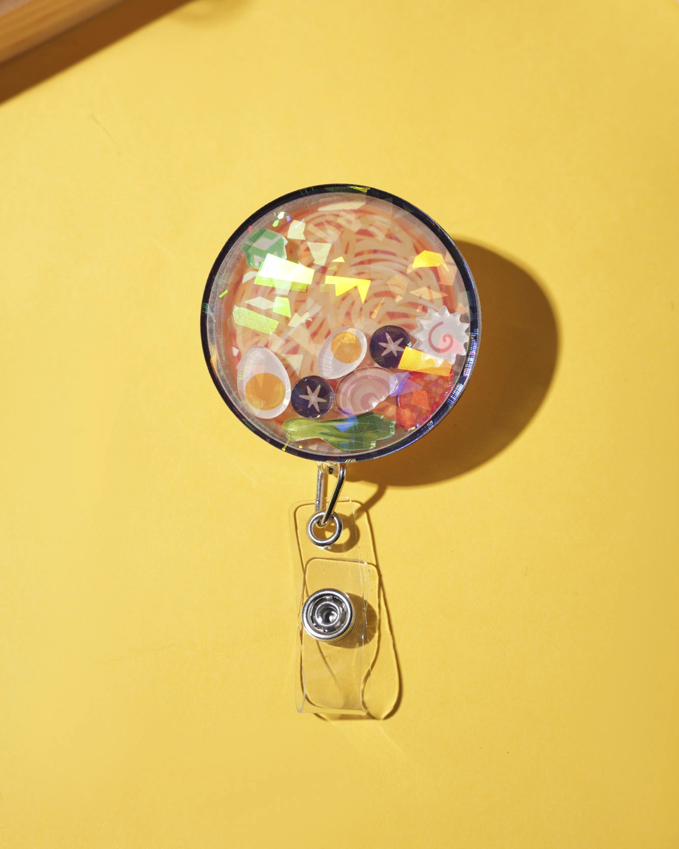 custom shape hologram shaker badge reel